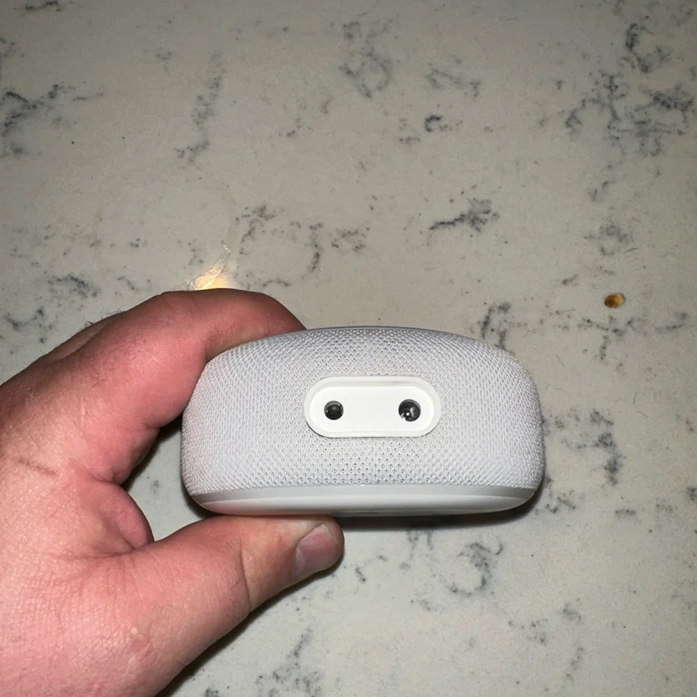 Amazon Echo Dot 3G Smart Speaker - White - Picture 2 of 3